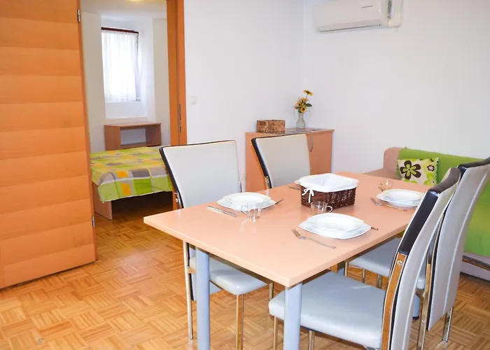 Seaside - Location 이졸라